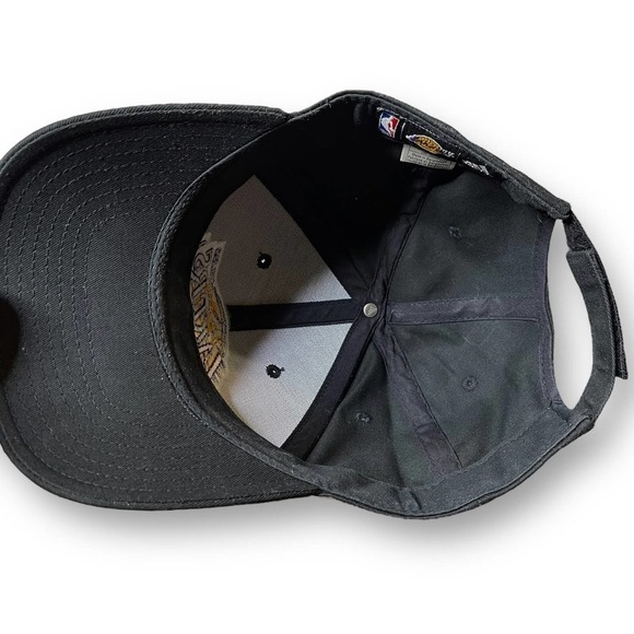 Adidas Los Angeles Lakers Embroidered Adjustable Hook & Loop Cap - OSFM - Picture 5 of 7